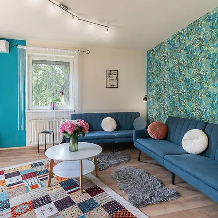 Kiraly Csaladi Apartman- Royal Family #freegarage Daire