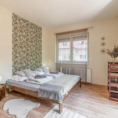 Kiraly Csaladi Apartman- Royal Family #freegarage Daire *