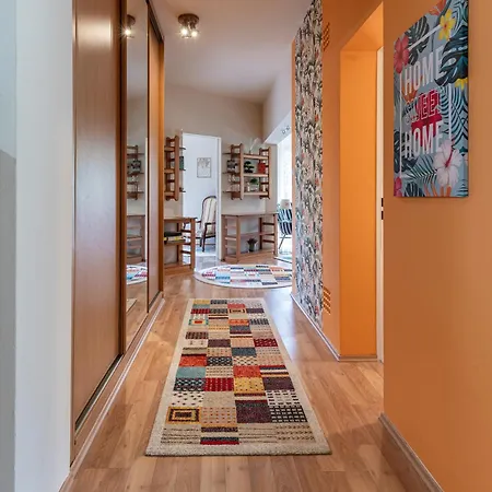 Kiraly Csaladi Apartman- Royal Family #freegarage *