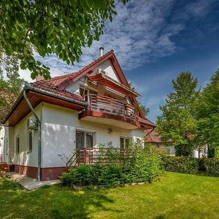 Kiraly Csaladi Apartman- Royal Family #freegarage Budapeşte