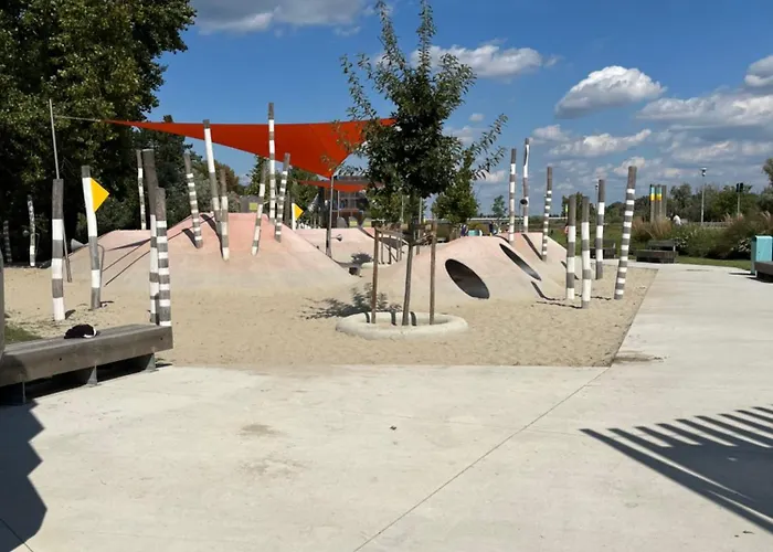 Apartament Kiraly Csaladi Apartman- Royal Family #freegarage