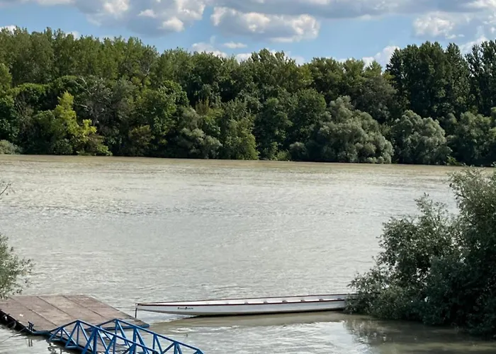 Kiraly Csaladi Apartman- Royal Family #freegarage *